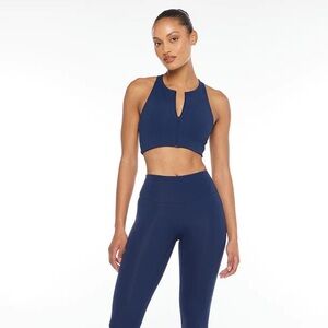 CSB Activluxe Dawn Zip Crop in size small